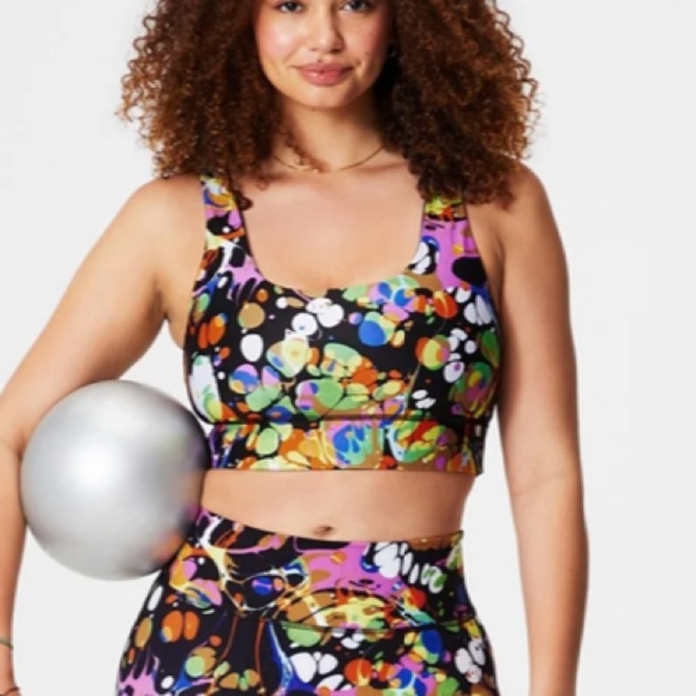 NEW FABLETICS Harlyn Midi Medium Impact Sports
Bra Multiple Sizes